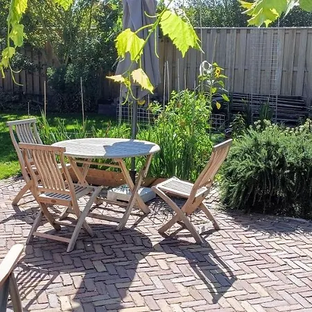 Zee&meer Bed & Breakfast 4*